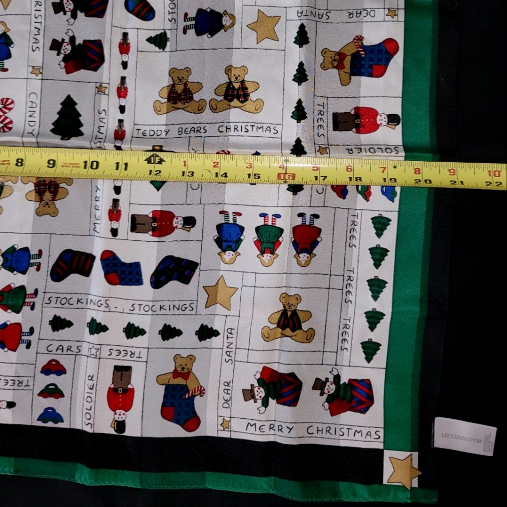Liz Claiborne Christmas scarf - Picture 6 of 6